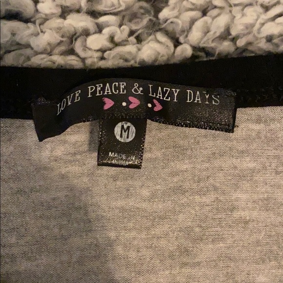 t-shirt - Picture 3 of 3